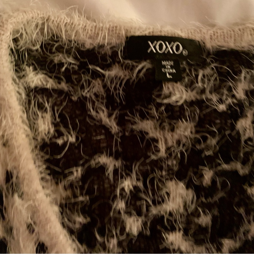 Leopard Print Fuzzy Sweater - Picture 2 of 3